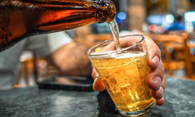 consumo de cerveja aumenta risco de infecção da covid-19