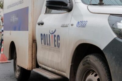 Mulher morre após cair de escadaria de prédio
