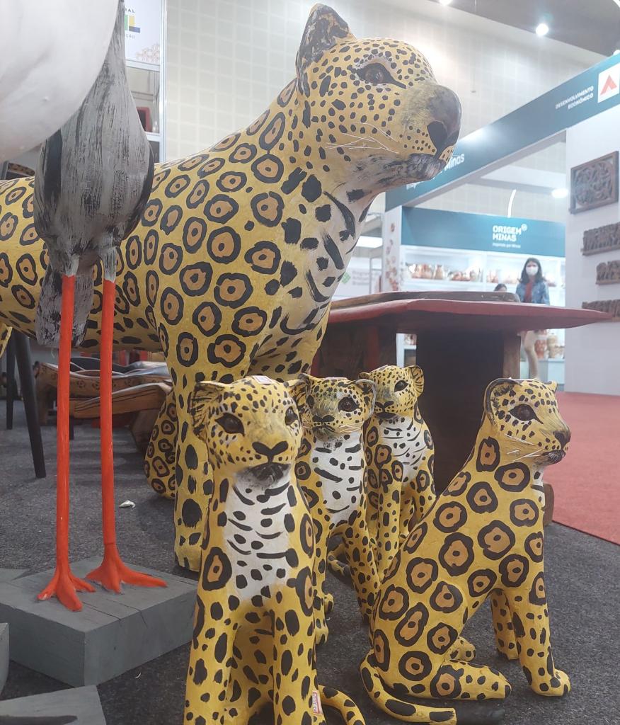 Artesãos de Mato Grosso atraem compradores internacionais em feira no Ceará