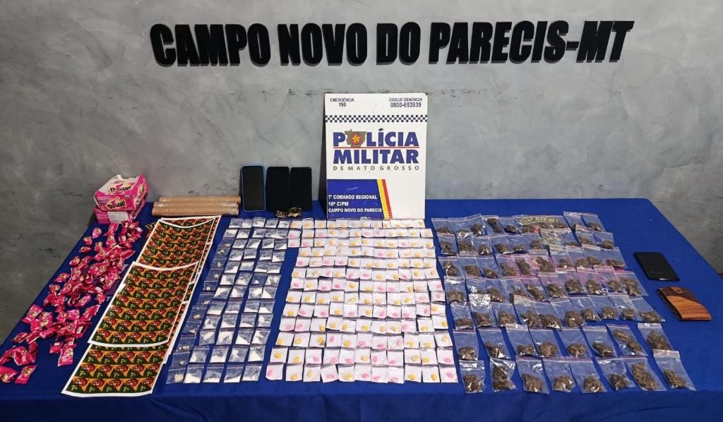 PM apreende 273 porções de entorpecentes e prende faccionados