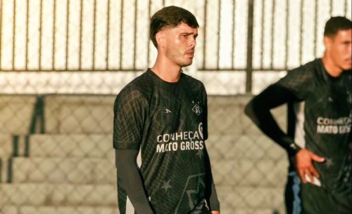 Mixto prorroga contrato de dois atletas e empresta Straub