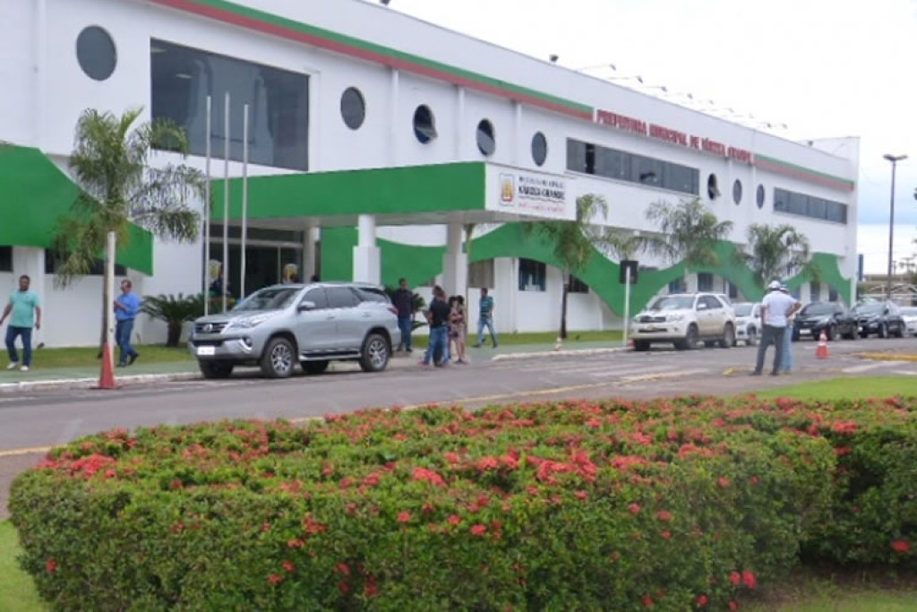 Indústria e construção civil lideram vagas de emprego em VG