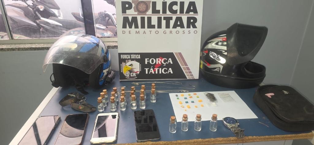 Força Tática prende 4 homens e apreende “loló” e ecstasy
