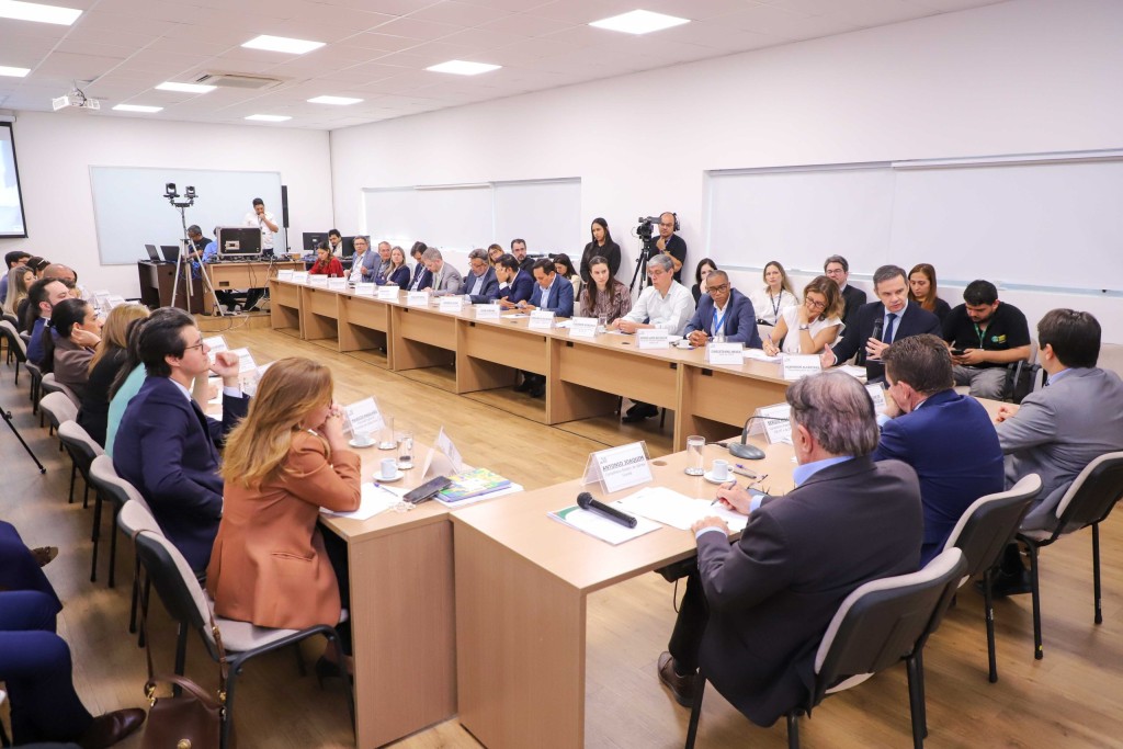 Flávia garante apoio do TCE para enfrentar dívida de precatórios