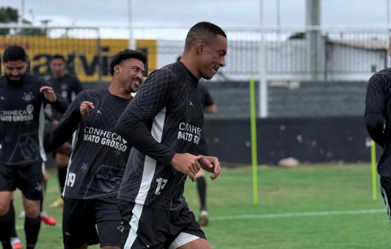 Mixto anuncia a saída de nove jogadores