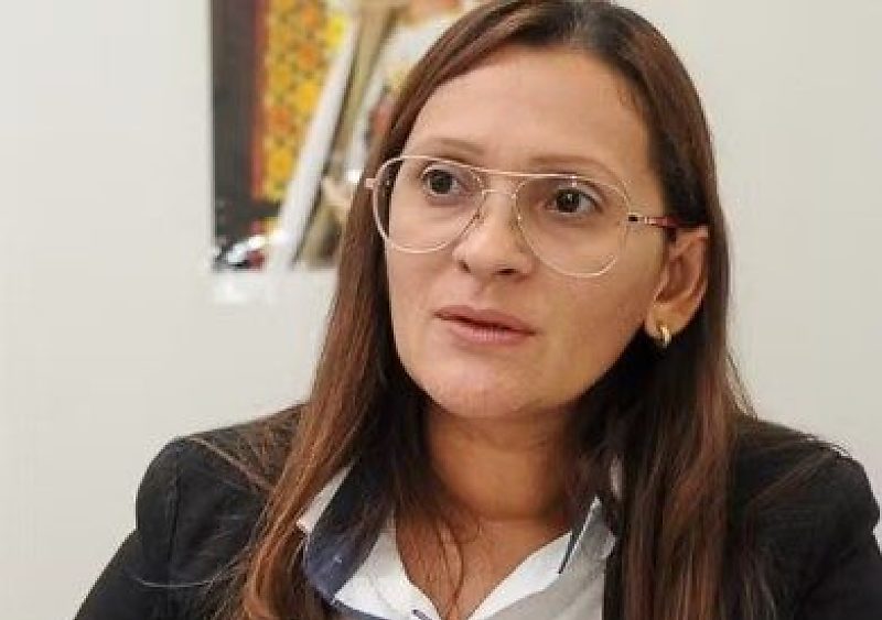 Delegada Elaine Fernandes é internada na UTI após sofrer AVC