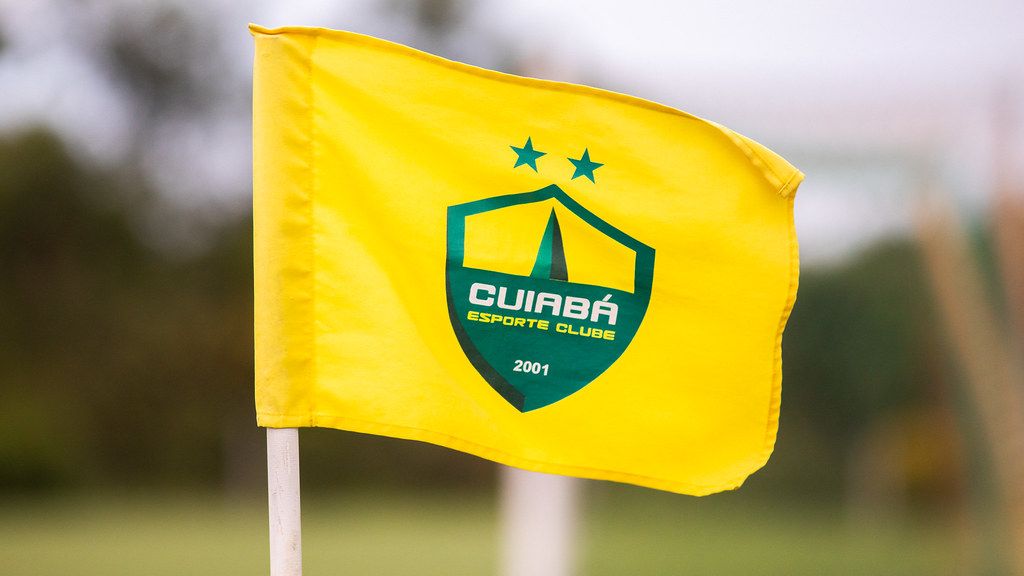 Cuiabá sofre transfer ban por dívida de R$ 4 milhões com ex-técnico