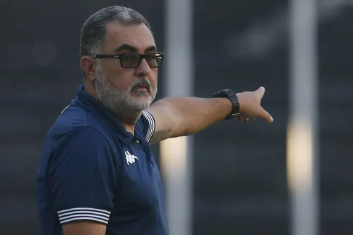 Clube de Cuiabá anuncia treinador campeão pelo Botafogo