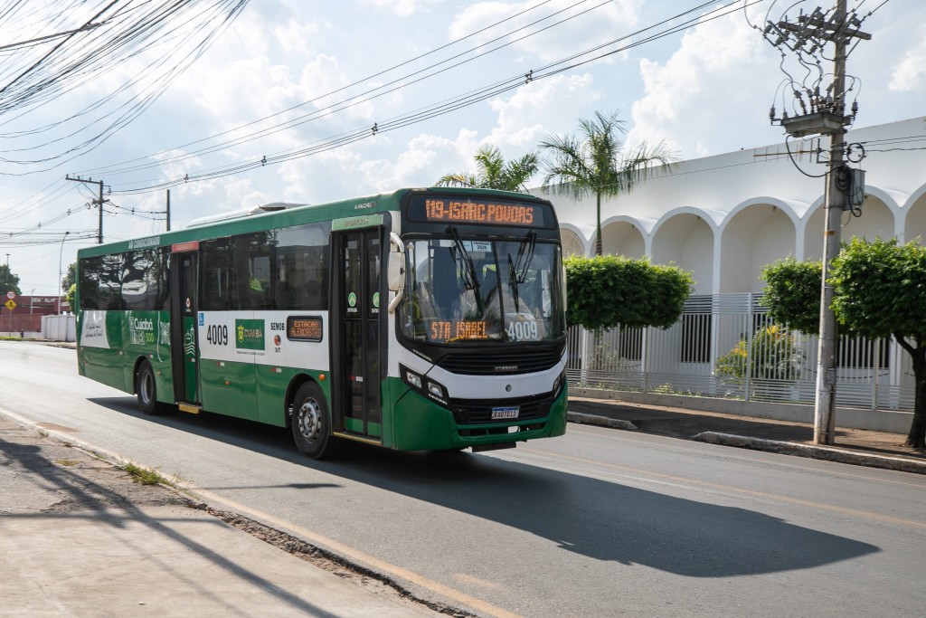 Cuiabá amplia passe livre e garante ônibus gratuito aos estudantes o dia todo